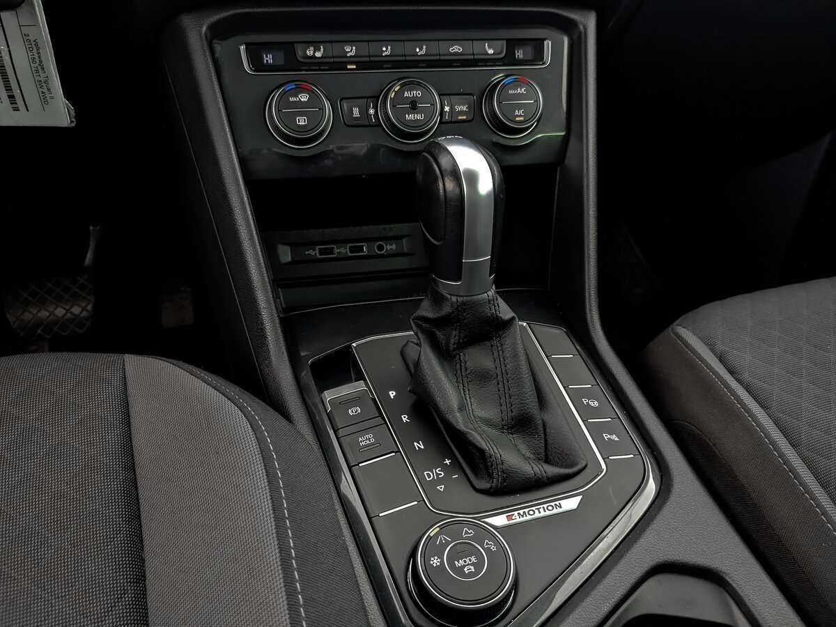 Б/У Фольксваген Тигуан 2017 года. Фото: #21