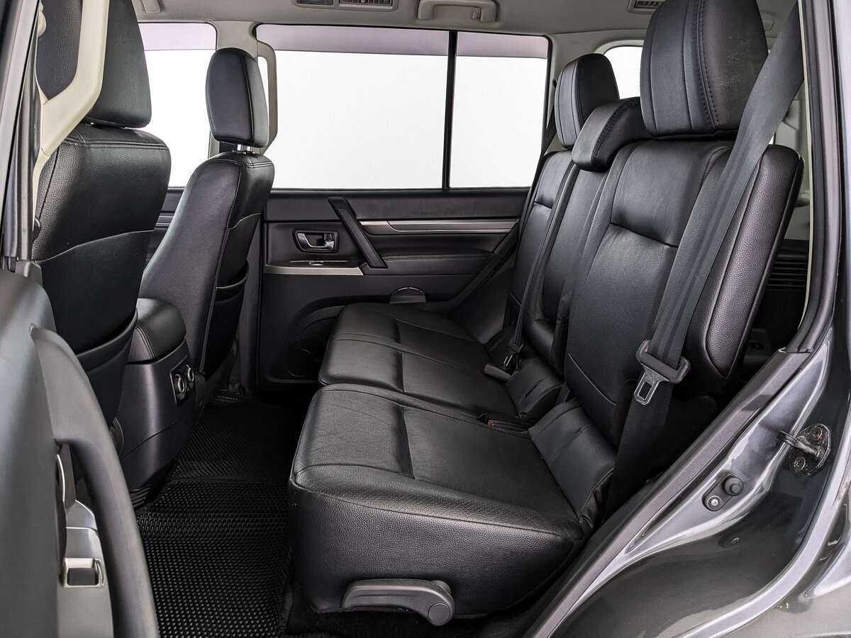 Б/У Митсубиши Паджеро 2013 года. Фото: #17