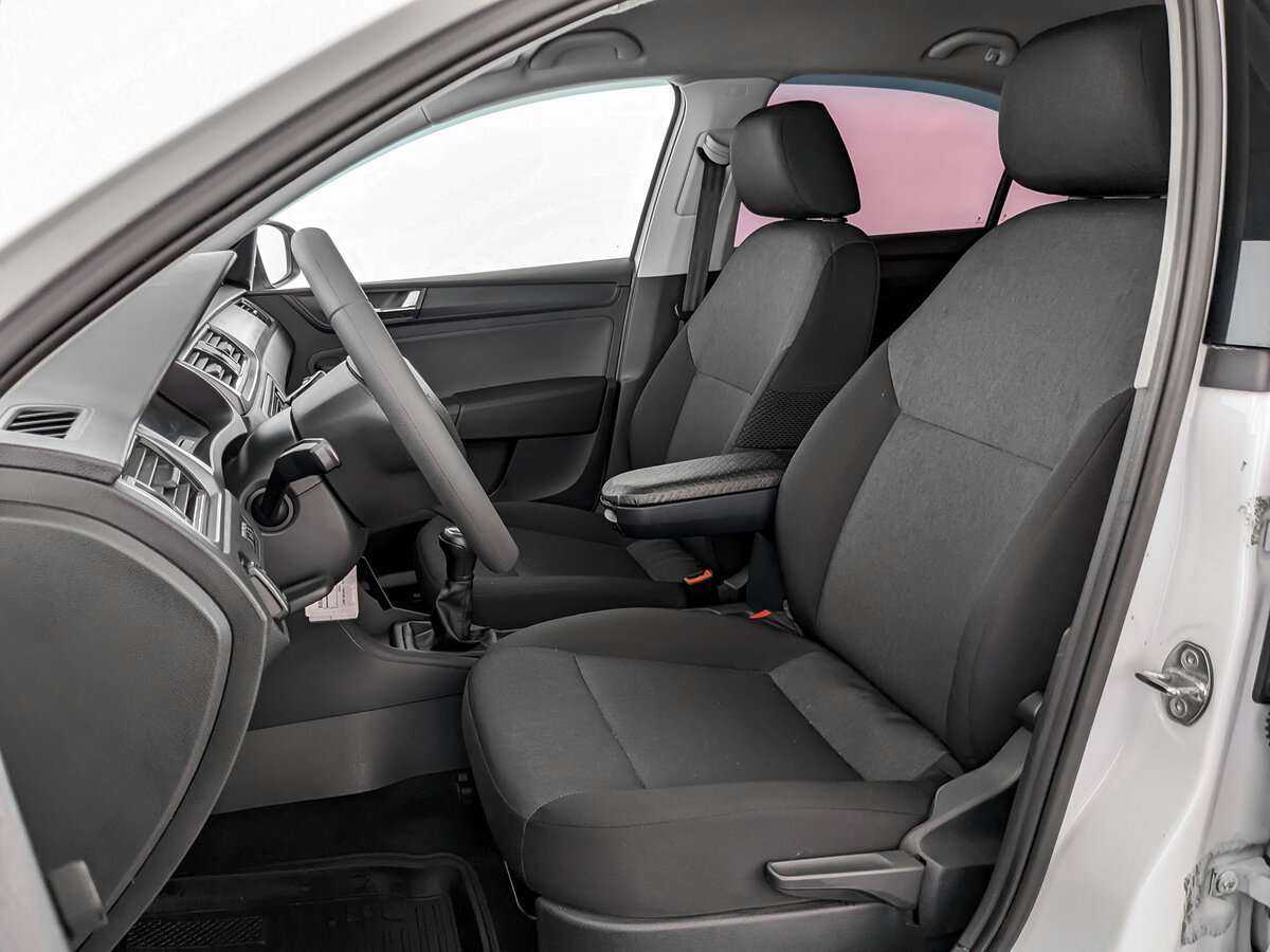 Б/У Шкода Рапид 2017 года. Фото: #15