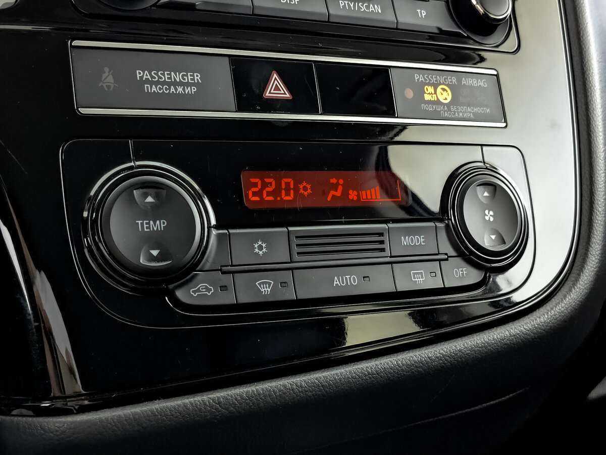 Б/У Митсубиши Оутлэндер 2019 года. Фото: #16