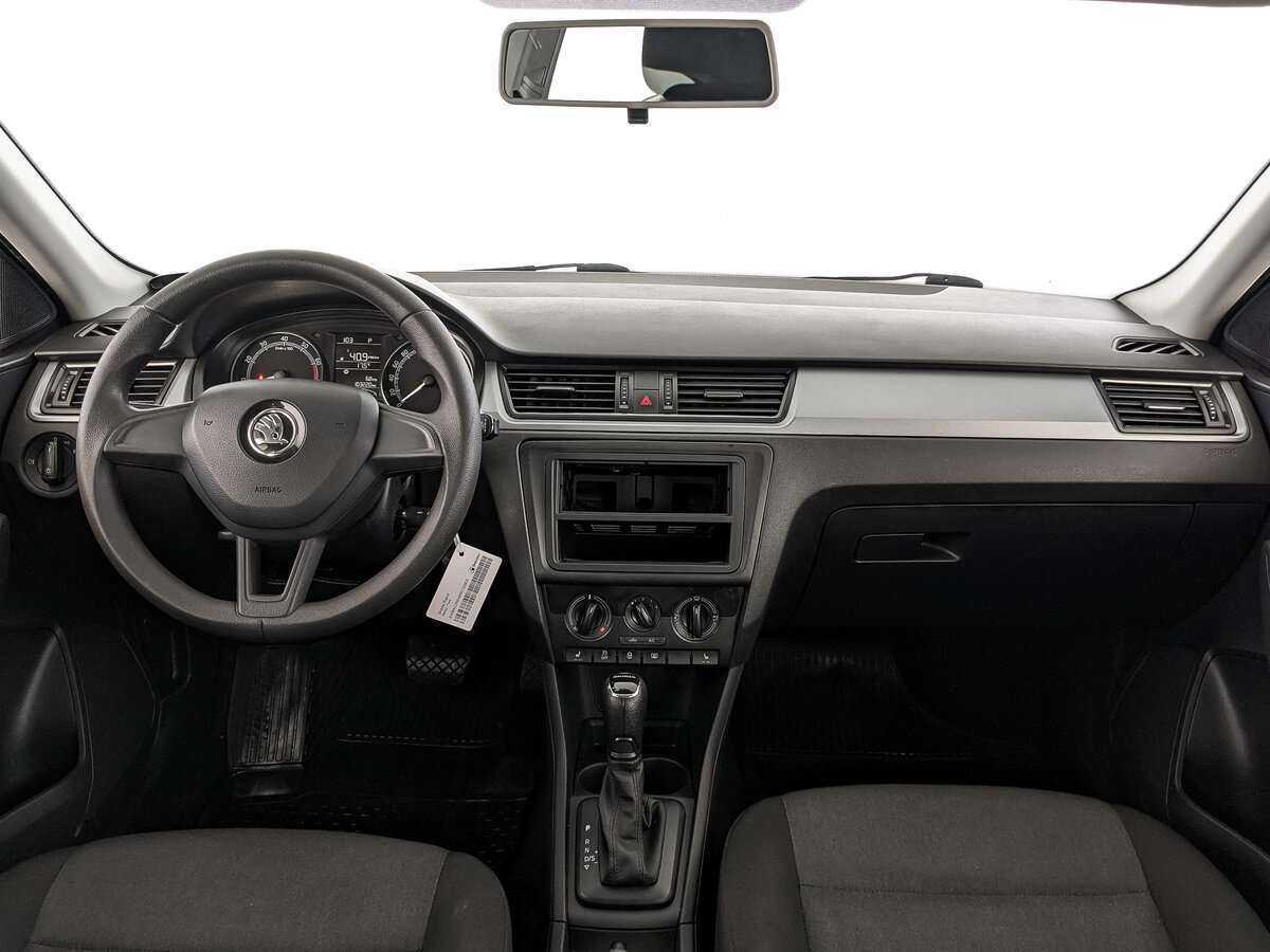 Б/У Шкода Рапид 2018 года. Фото: #9