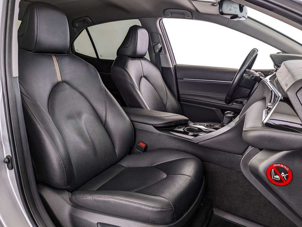 Б/У Тойота Камри 2020 года. Фото: #23