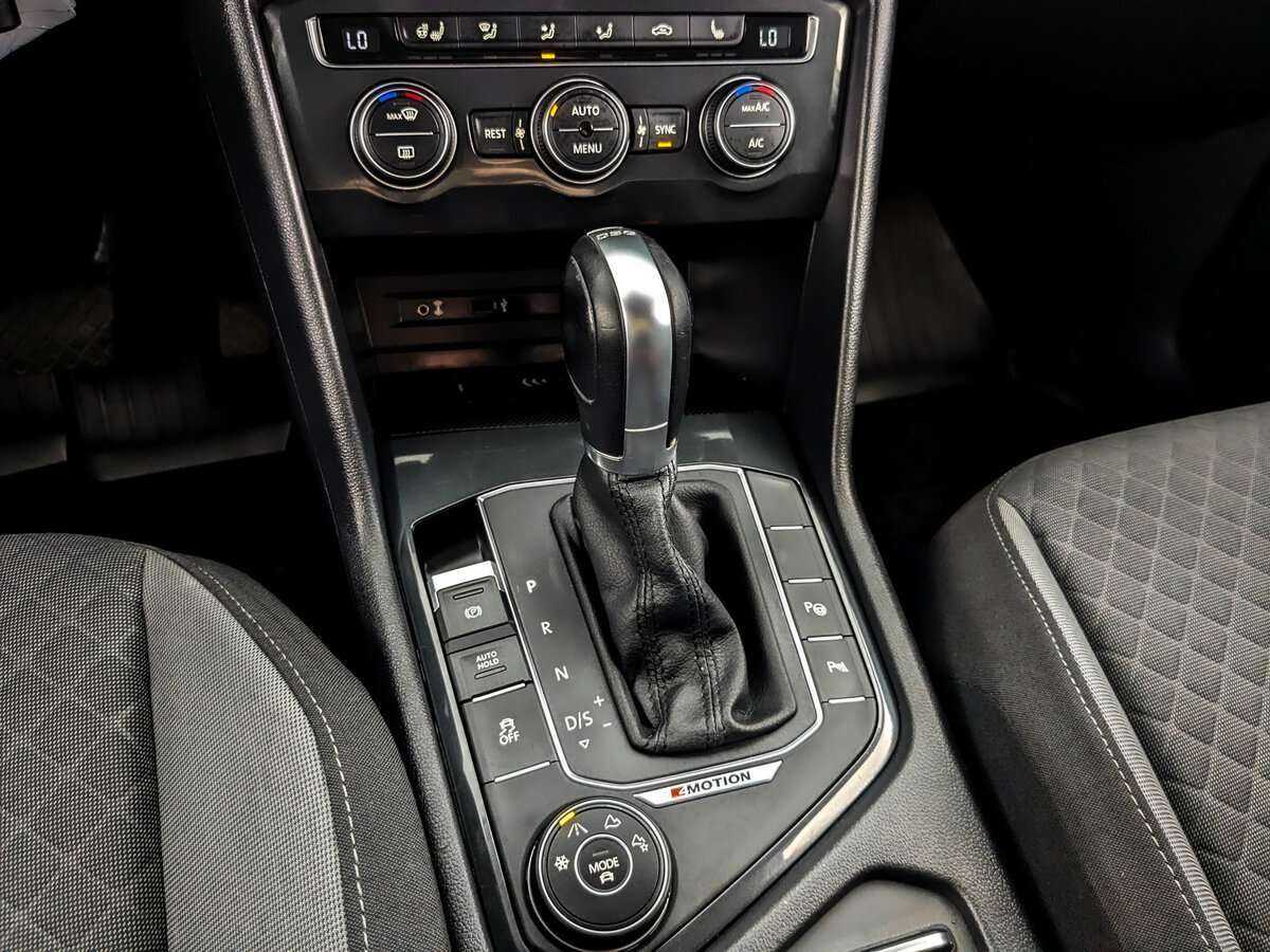 Б/У Фольксваген Тигуан 2017 года. Фото: #20