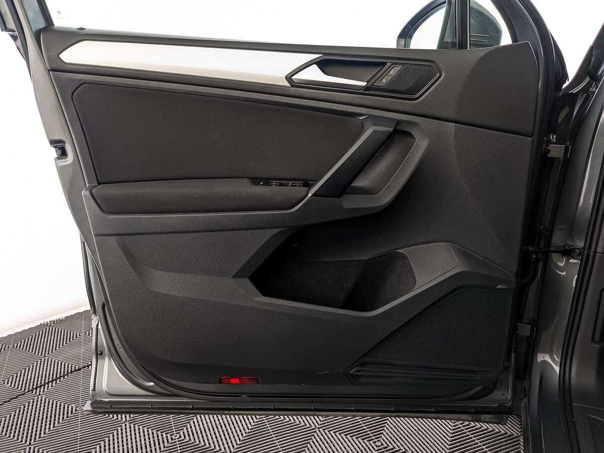 Volkswagen Tiguan 2021 года с пробегом. Фото: #12