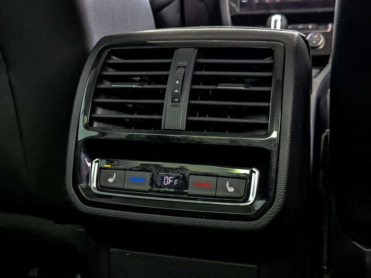 Volkswagen Passat 2019 года с пробегом. Фото: #21