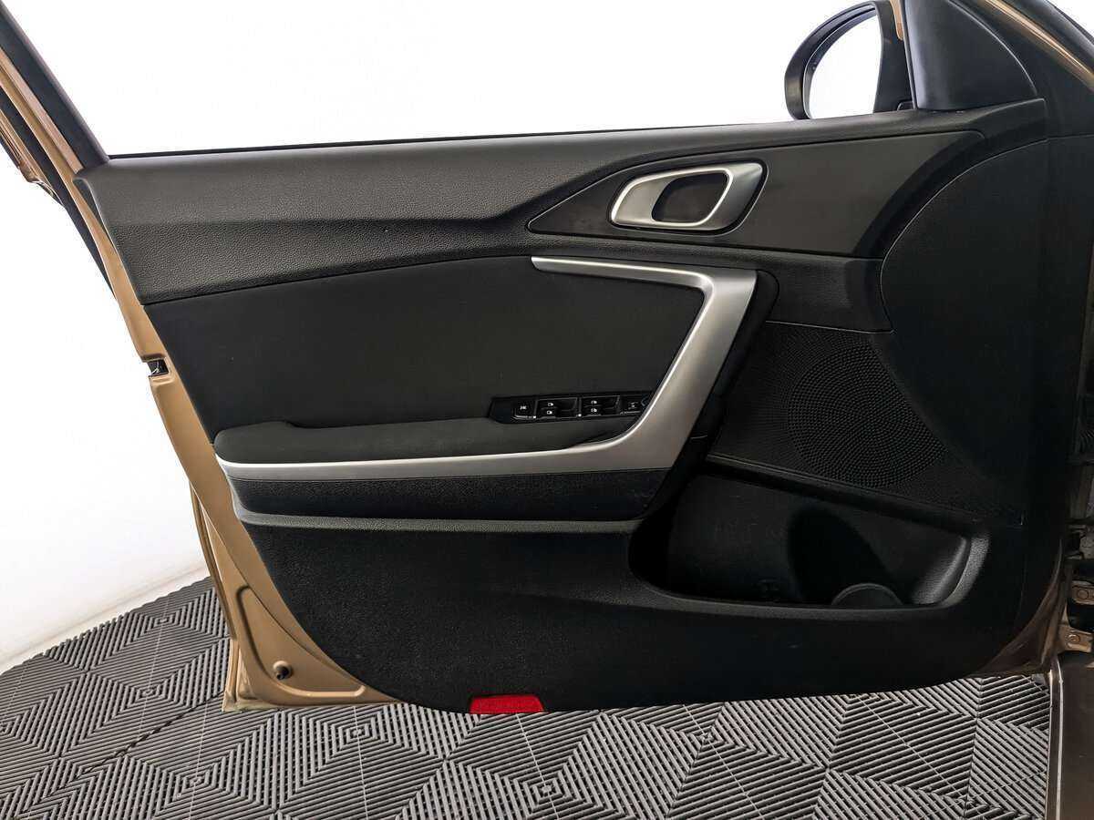 Б/У Киа Сид 2021 года. Фото: #14