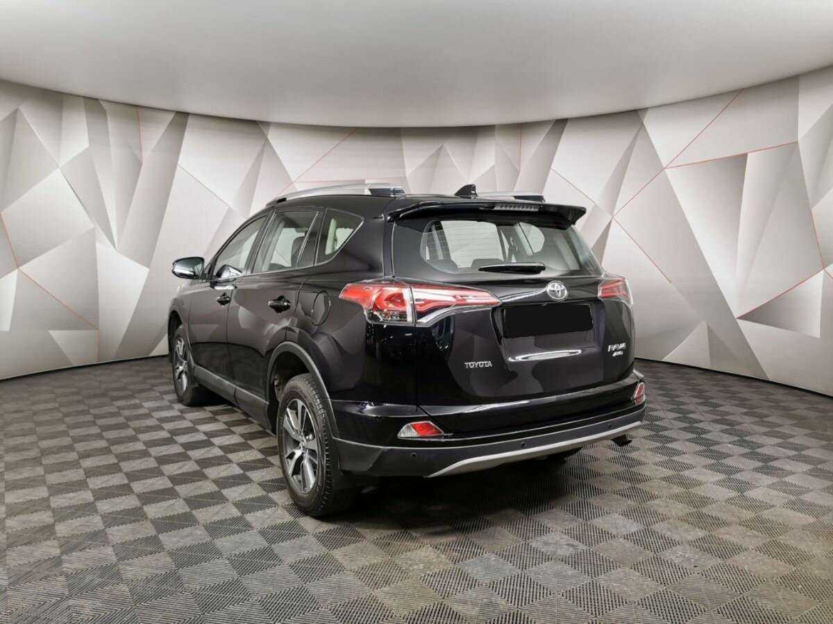 Toyota RAV4 2018 года с пробегом. Фото: #3