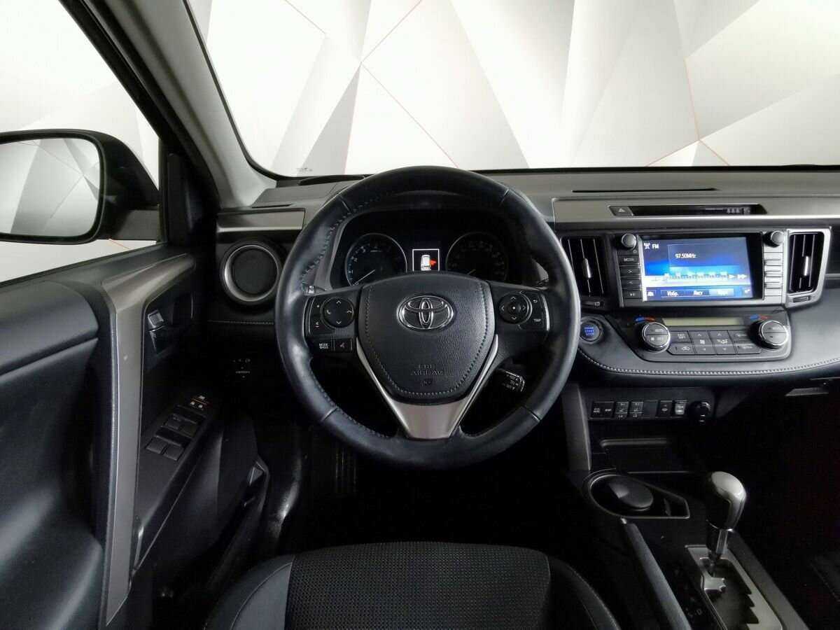 Toyota RAV4 2018 года с пробегом. Фото: #14