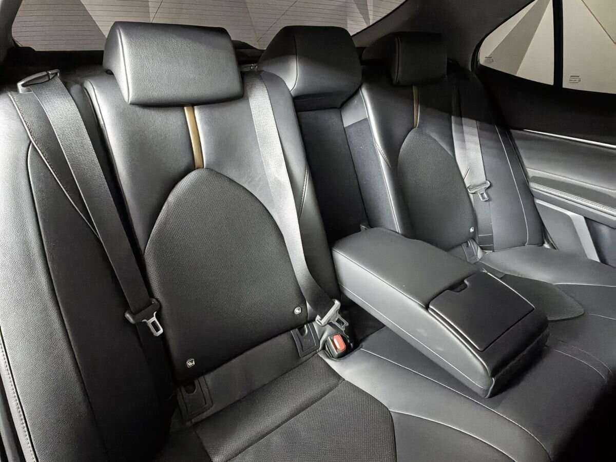 Toyota Camry 2019 года с пробегом. Фото: #12