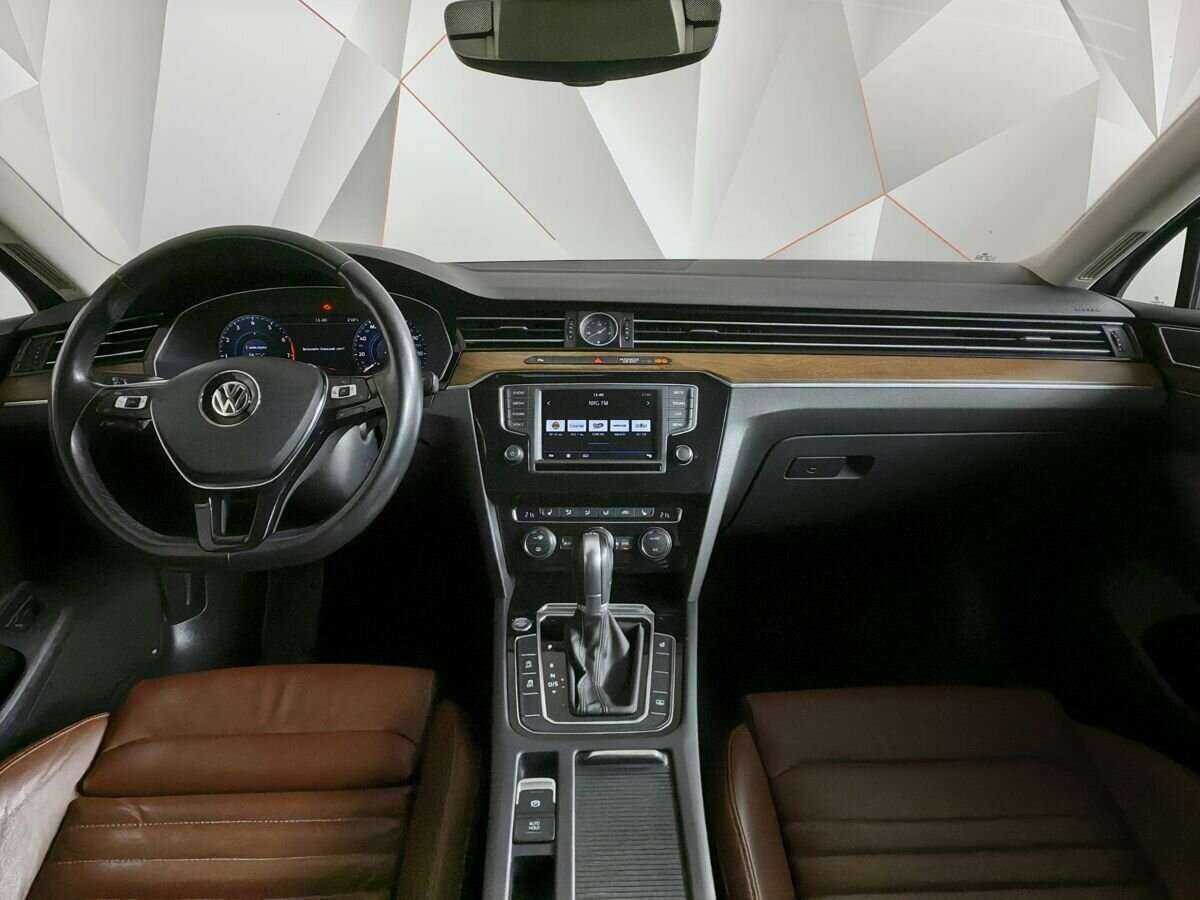 Volkswagen Passat 2017 года с пробегом. Фото: #9