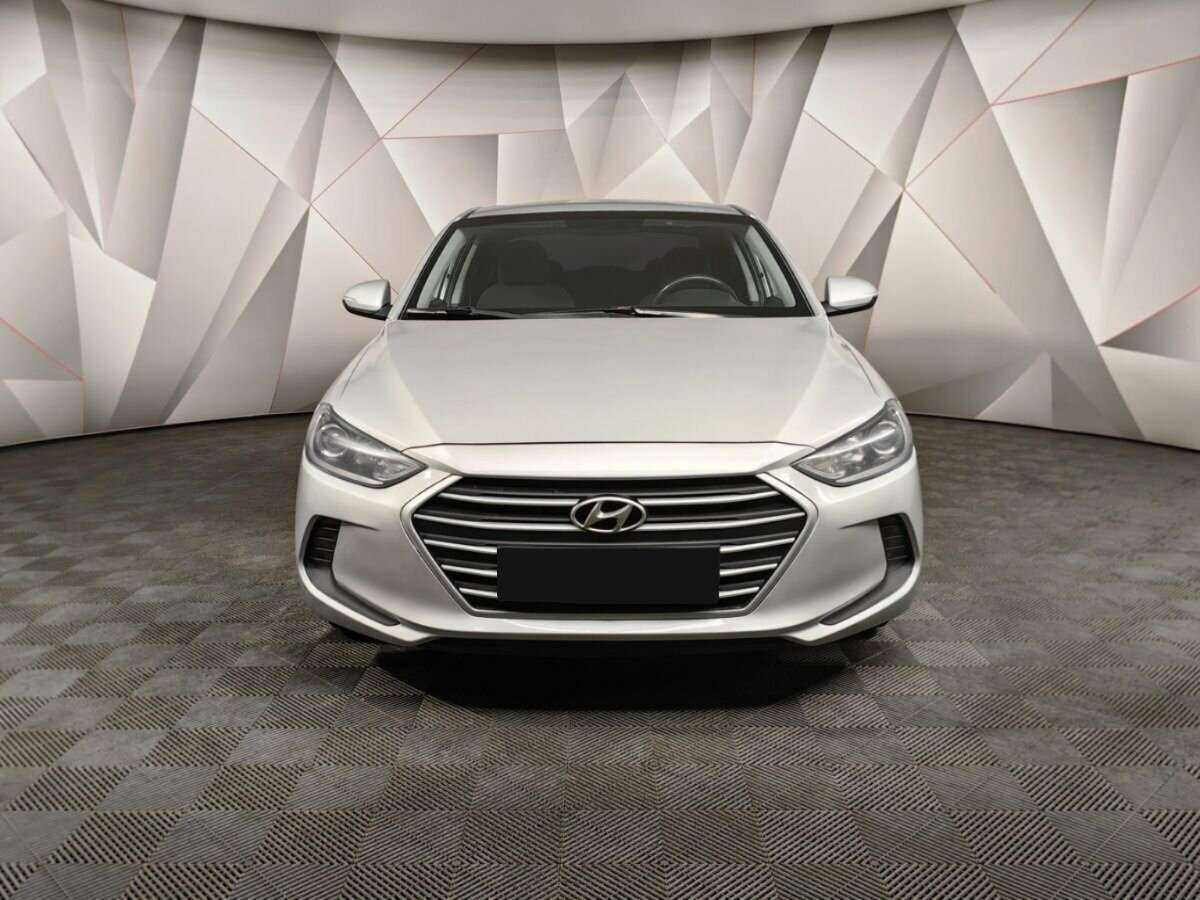 Hyundai Elantra 2018 года с пробегом. Фото: #5