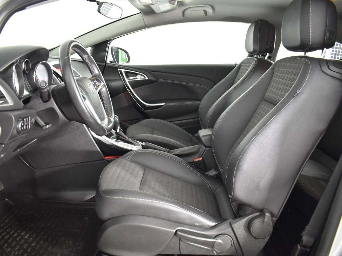 Opel Astra 2013 года с пробегом. Фото: #7