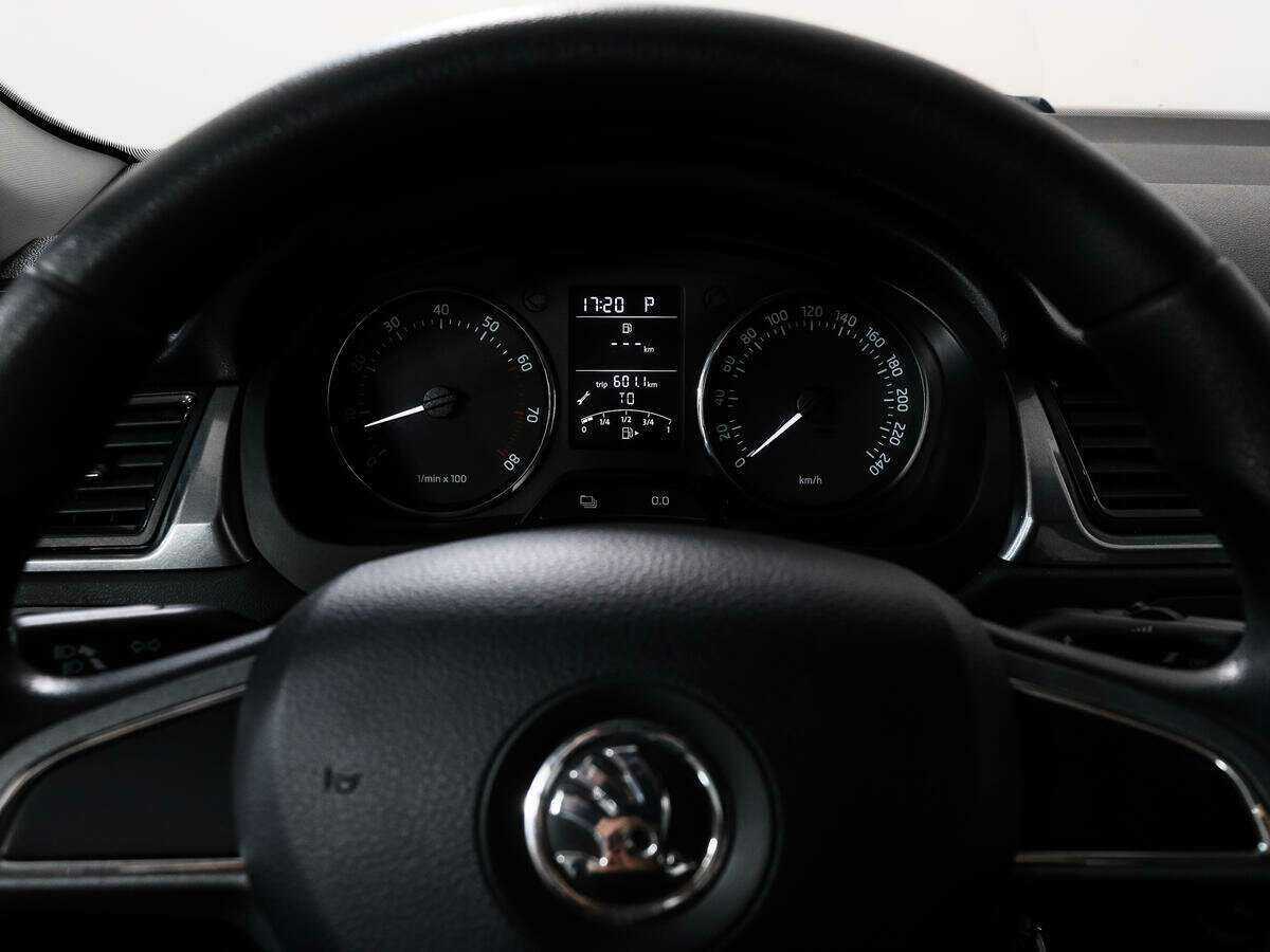 Б/У Шкода Рапид 2014 года. Фото: #13