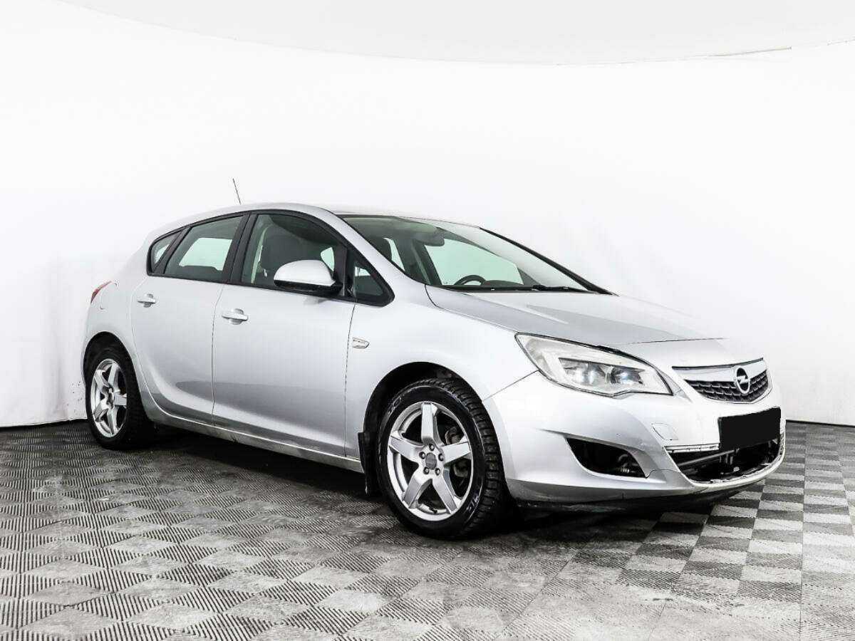 Opel Astra 2012 года с пробегом. Фото: #2