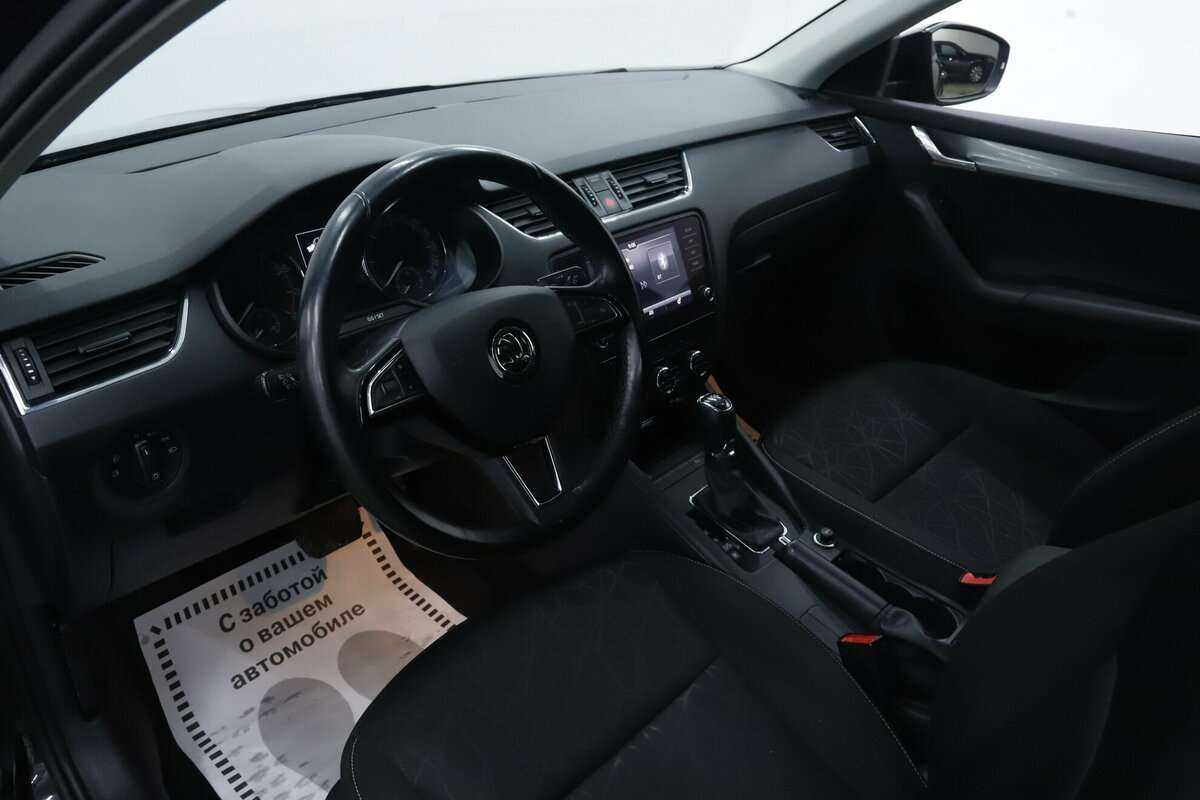 Б/У Шкода Октавия 2019 года. Фото: #7