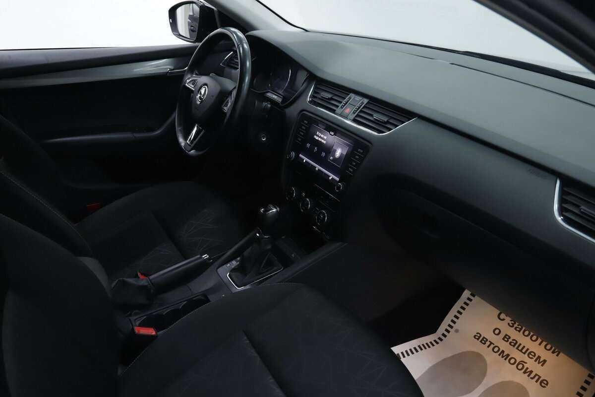 Б/У Шкода Октавия 2019 года. Фото: #14