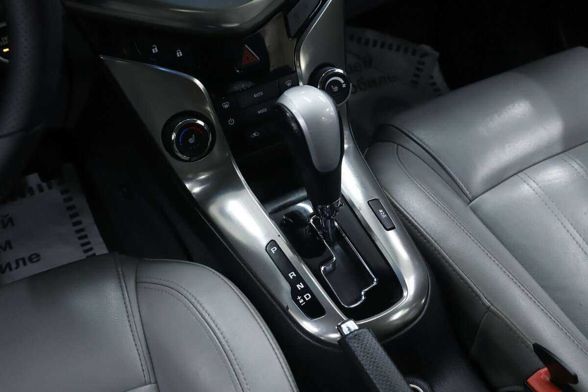 Б/У Шевроле Круз 2015 года. Фото: #13