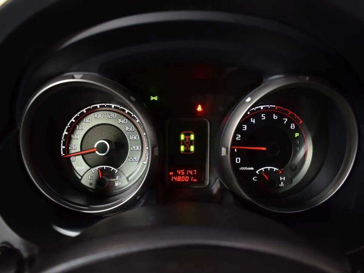 Б/У Митсубиши Паджеро 2015 года. Фото: #13