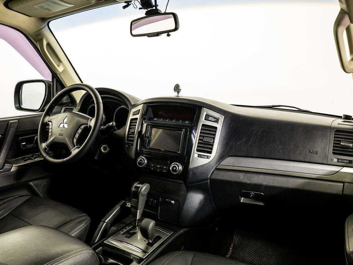 Mitsubishi Pajero 2015 года с пробегом. Фото: #8