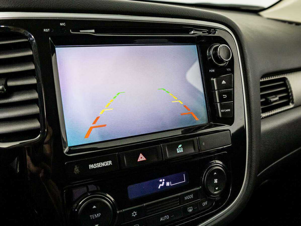 Б/У Митсубиши Оутлэндер 2015 года. Фото: #15