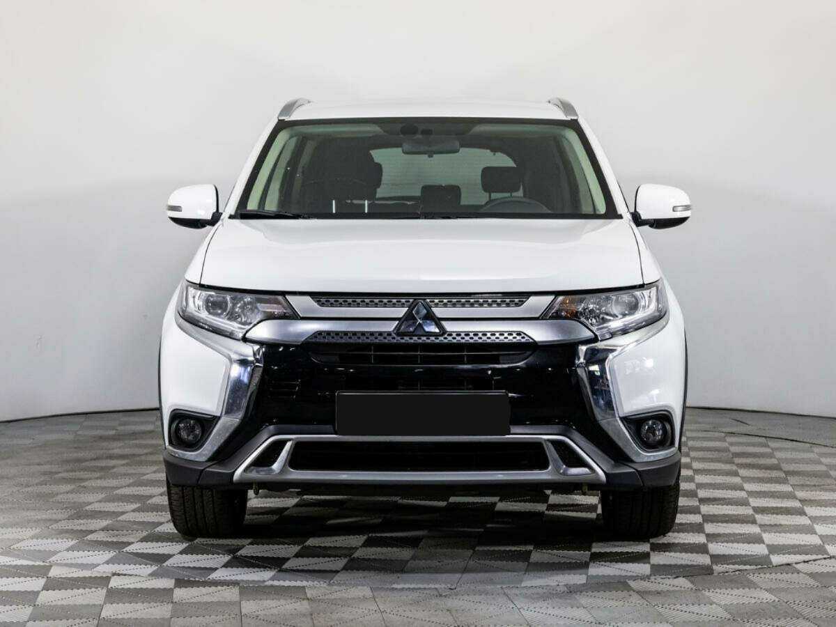 Mitsubishi Outlander 2021 года с пробегом. Фото: #1