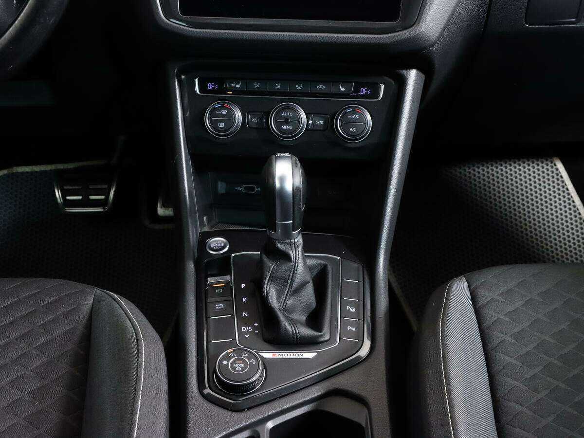 Б/У Фольксваген Тигуан 2018 года. Фото: #12