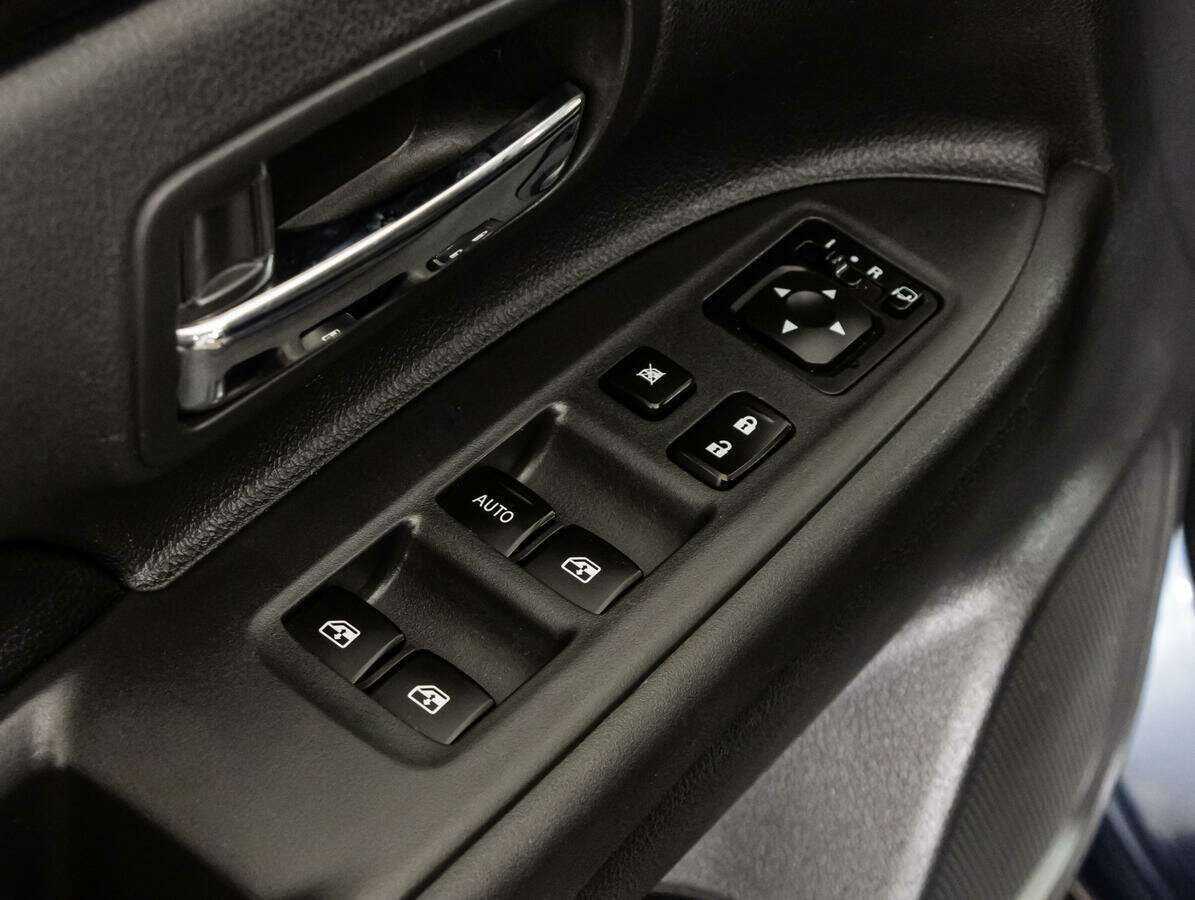 Б/У Митсубиши Оутлэндер 2017 года. Фото: #13