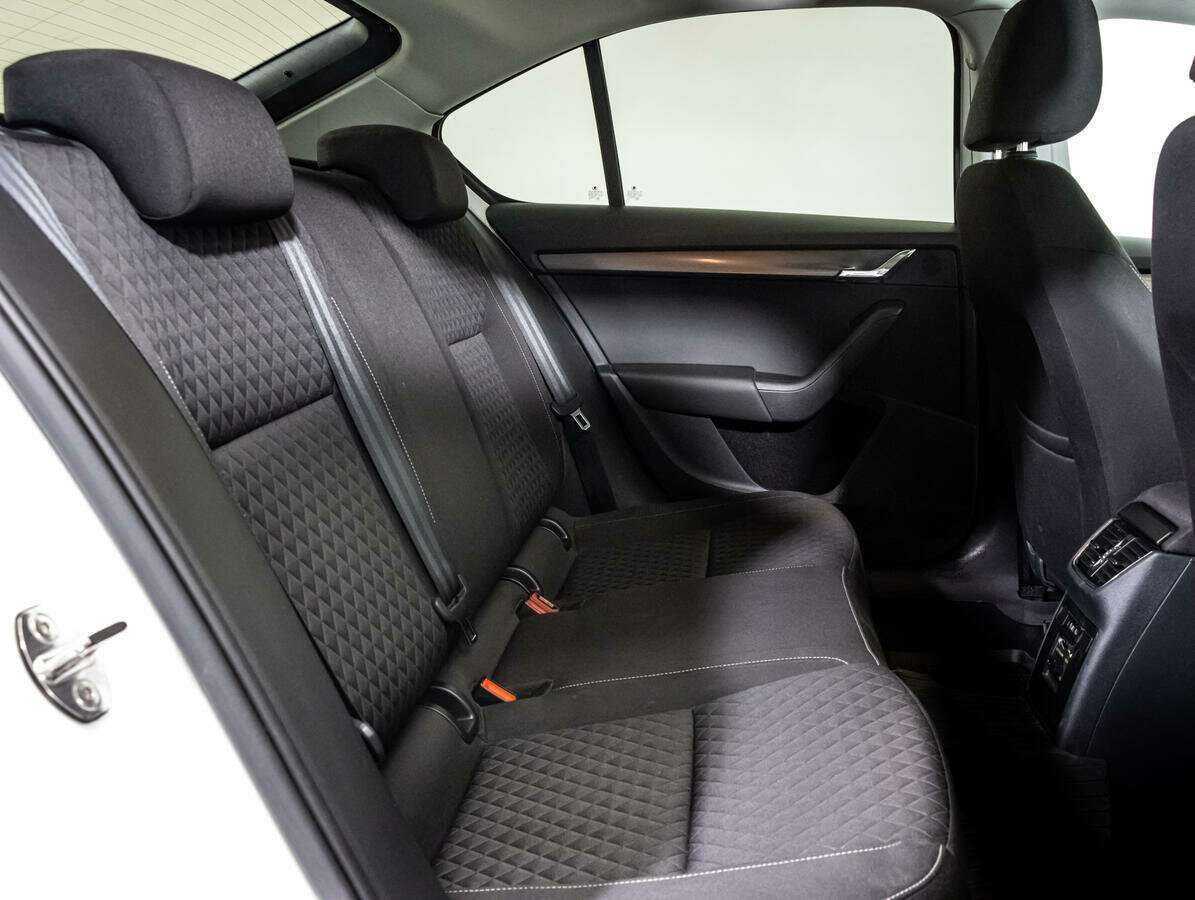 Б/У Шкода Октавия 2018 года. Фото: #9