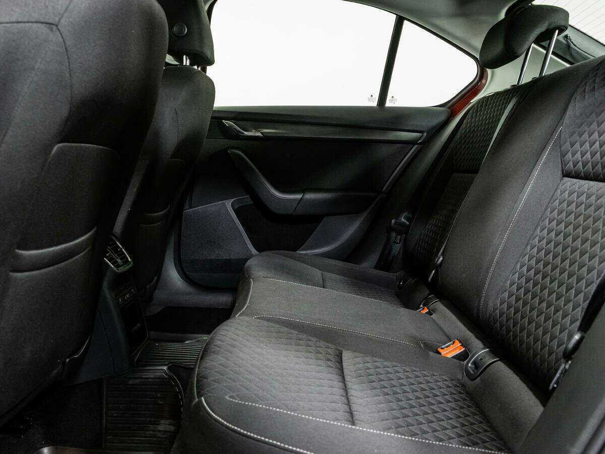 Б/У Шкода Октавия 2018 года. Фото: #9