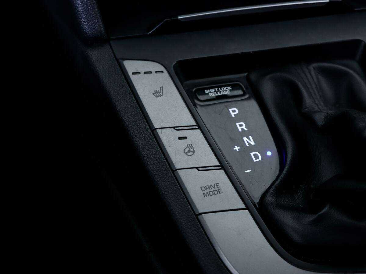 Б/У Хендай Елантра 2017 года. Фото: #11