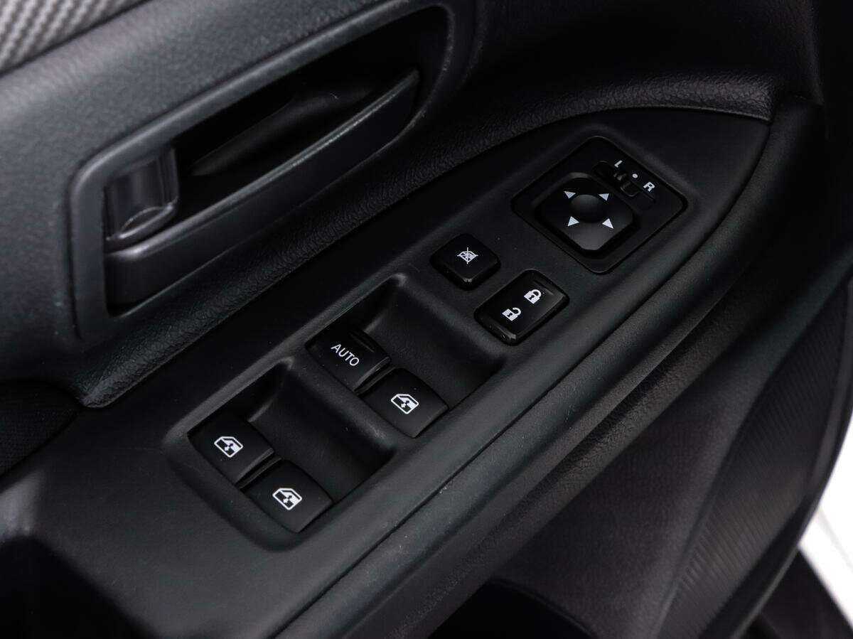 Б/У Митсубиши Оутлэндер 2018 года. Фото: #14