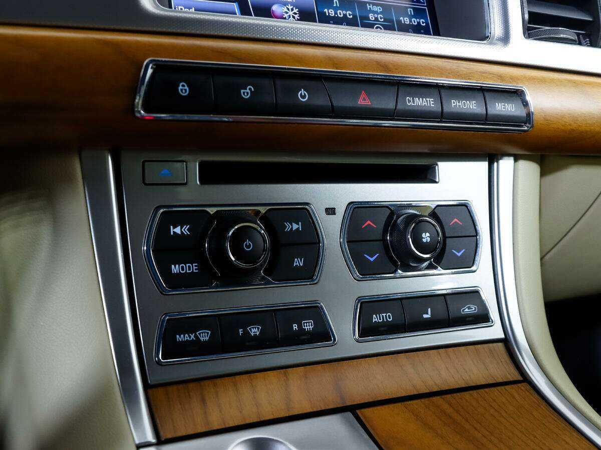 Jaguar XF 2013 года с пробегом. Фото: #13