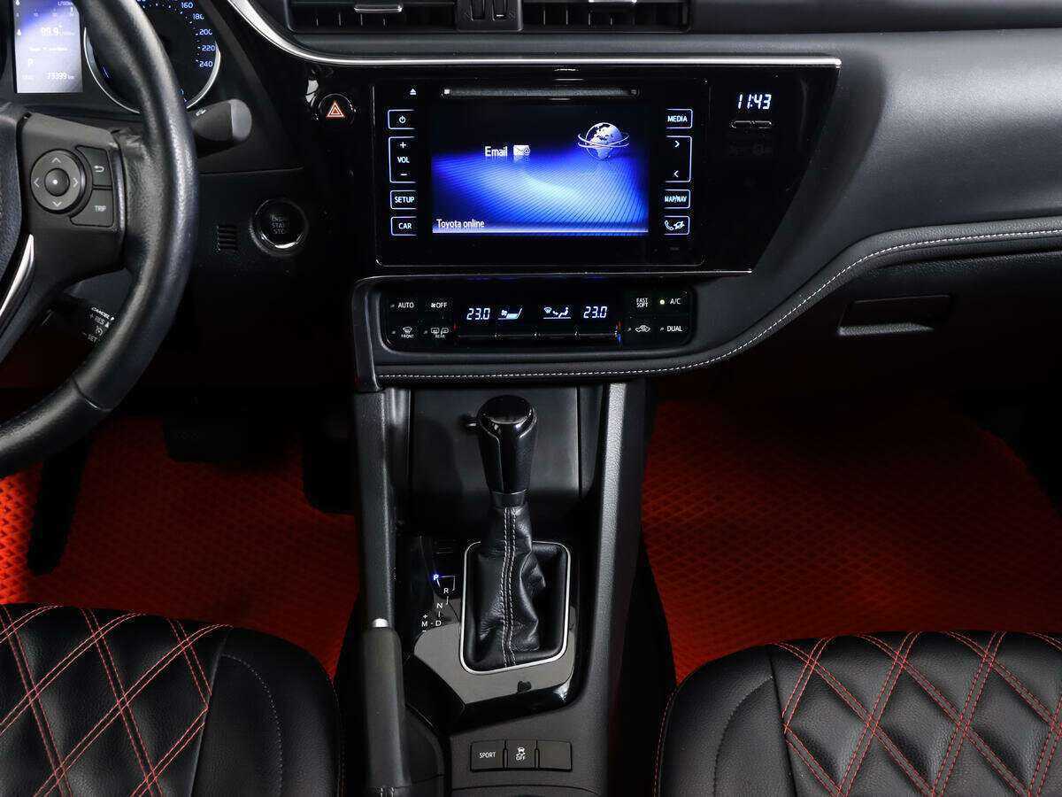 Б/У Тойота Королла 2018 года. Фото: #12