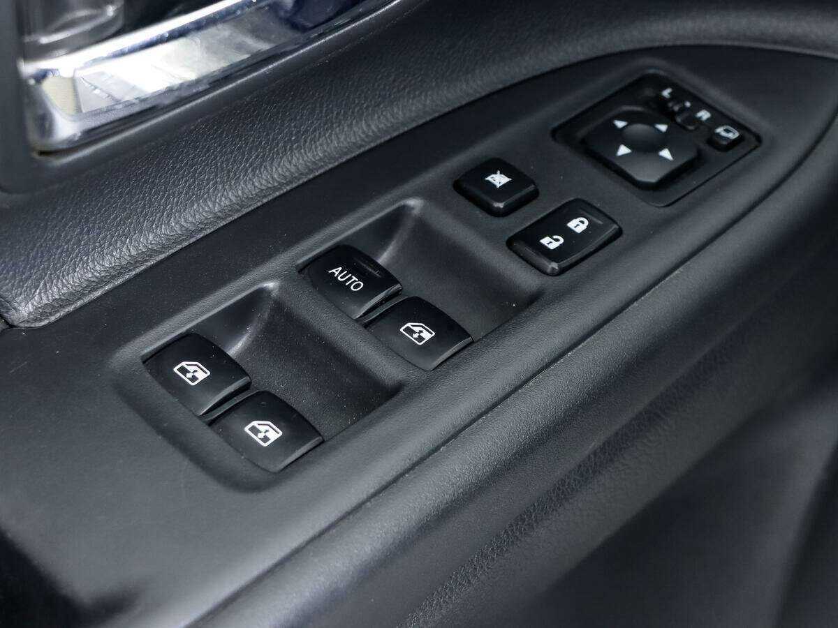 Б/У Митсубиши Оутлэндер 2016 года. Фото: #12