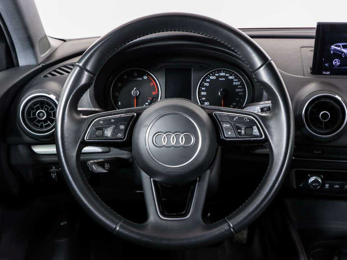 Audi A3 2020 года с пробегом. Фото: #11