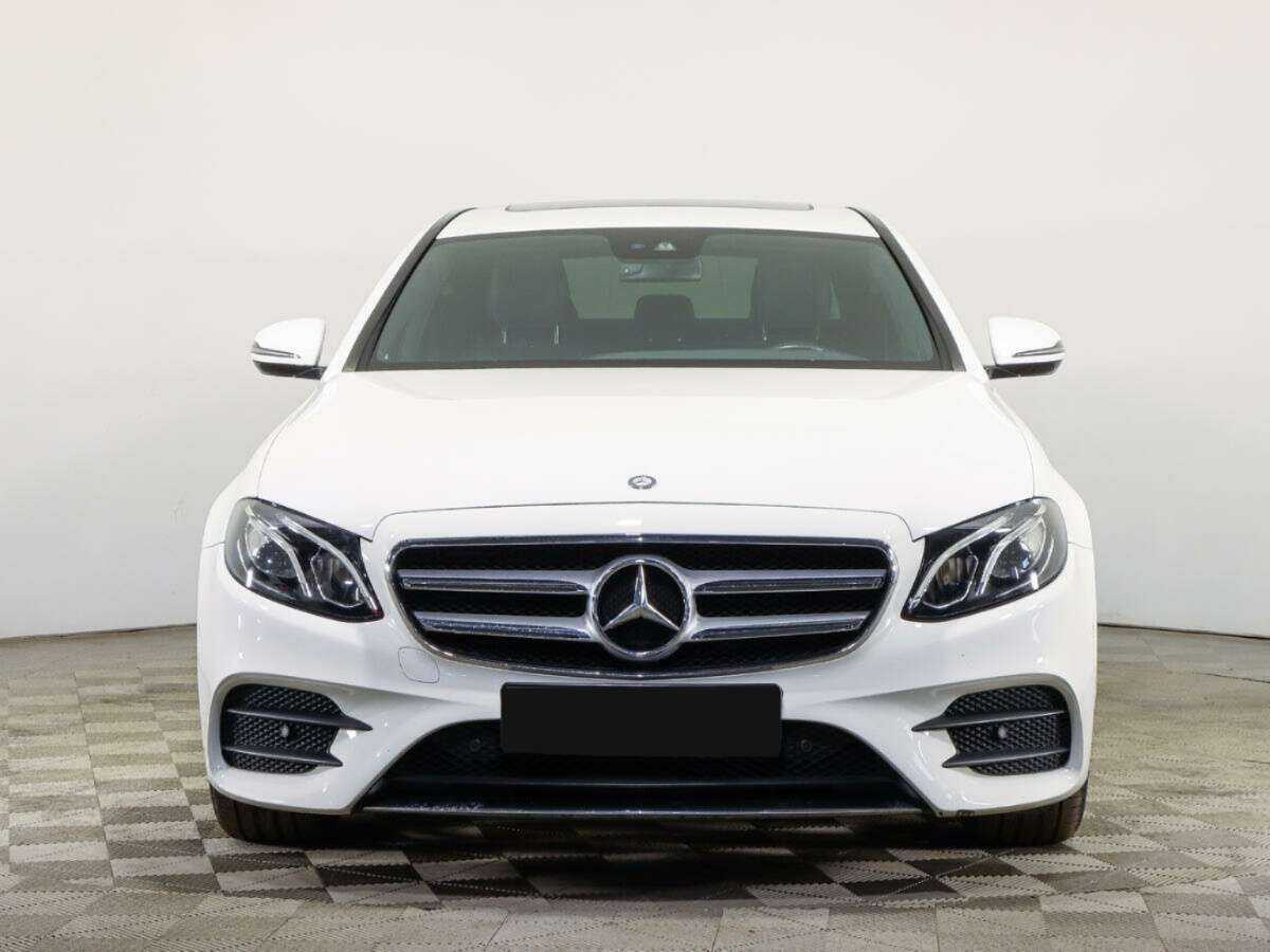 Mercedes-Benz E-Класс 2017 года с пробегом. Фото: #1