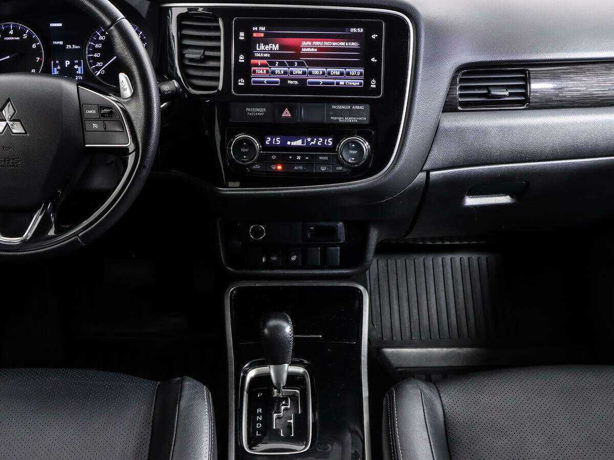 Б/У Митсубиши Оутлэндер 2018 года. Фото: #10