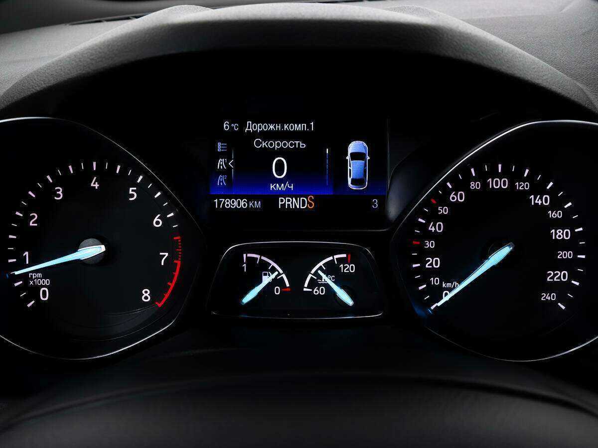 Б/У Форд Куга 2017 года. Фото: #17