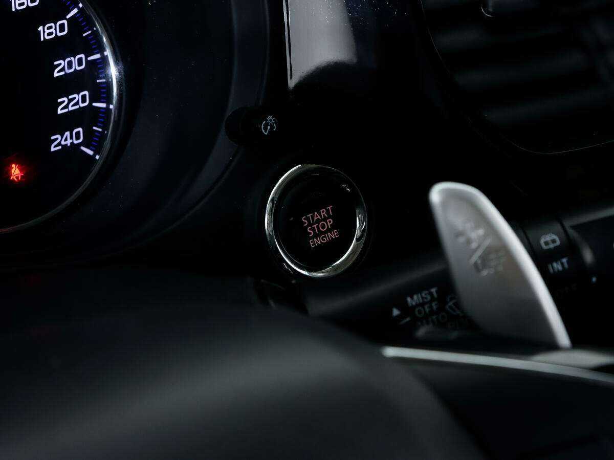 Б/У Митсубиши Оутлэндер 2015 года. Фото: #14