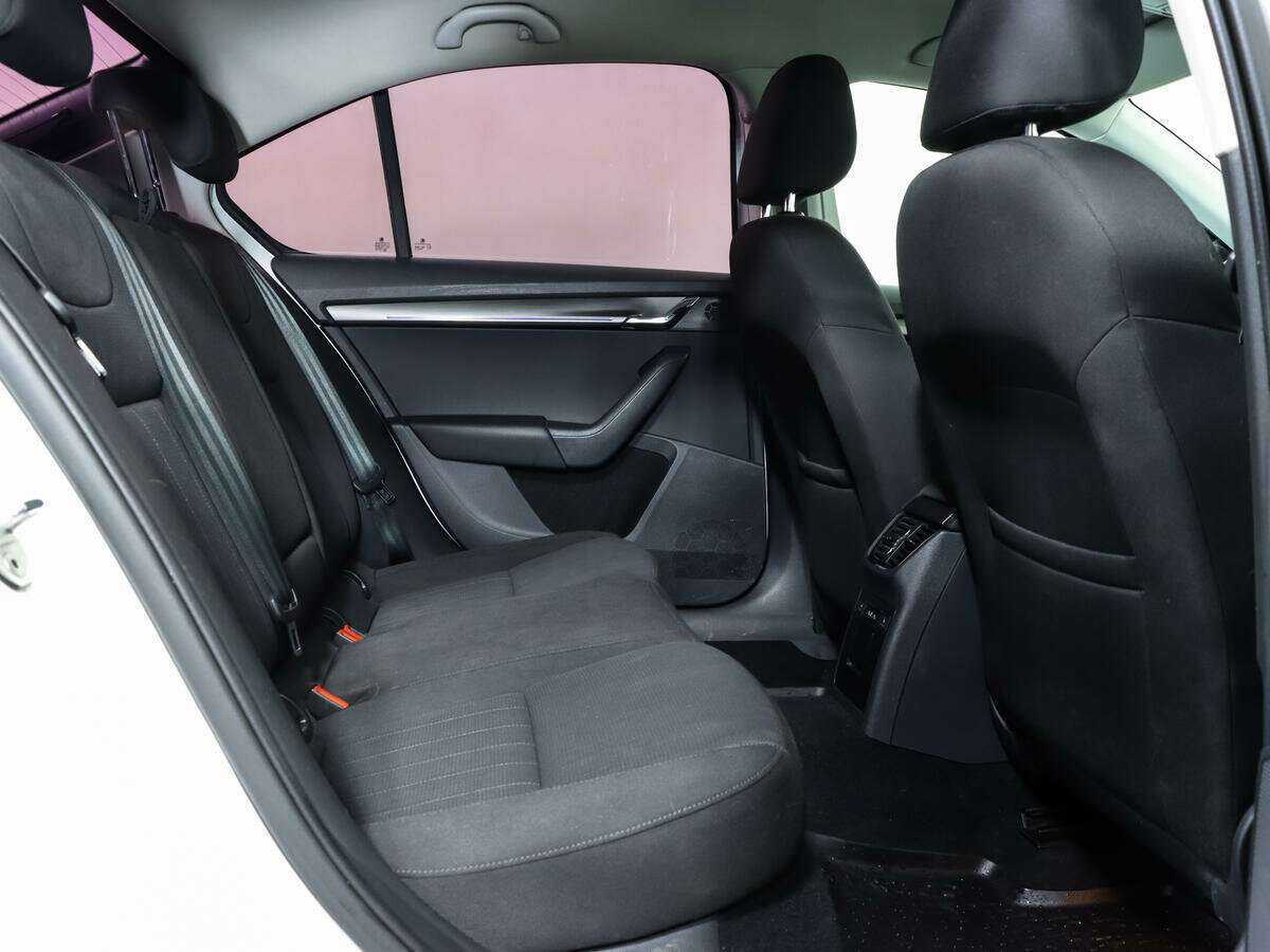 Б/У Шкода Октавия 2017 года. Фото: #13