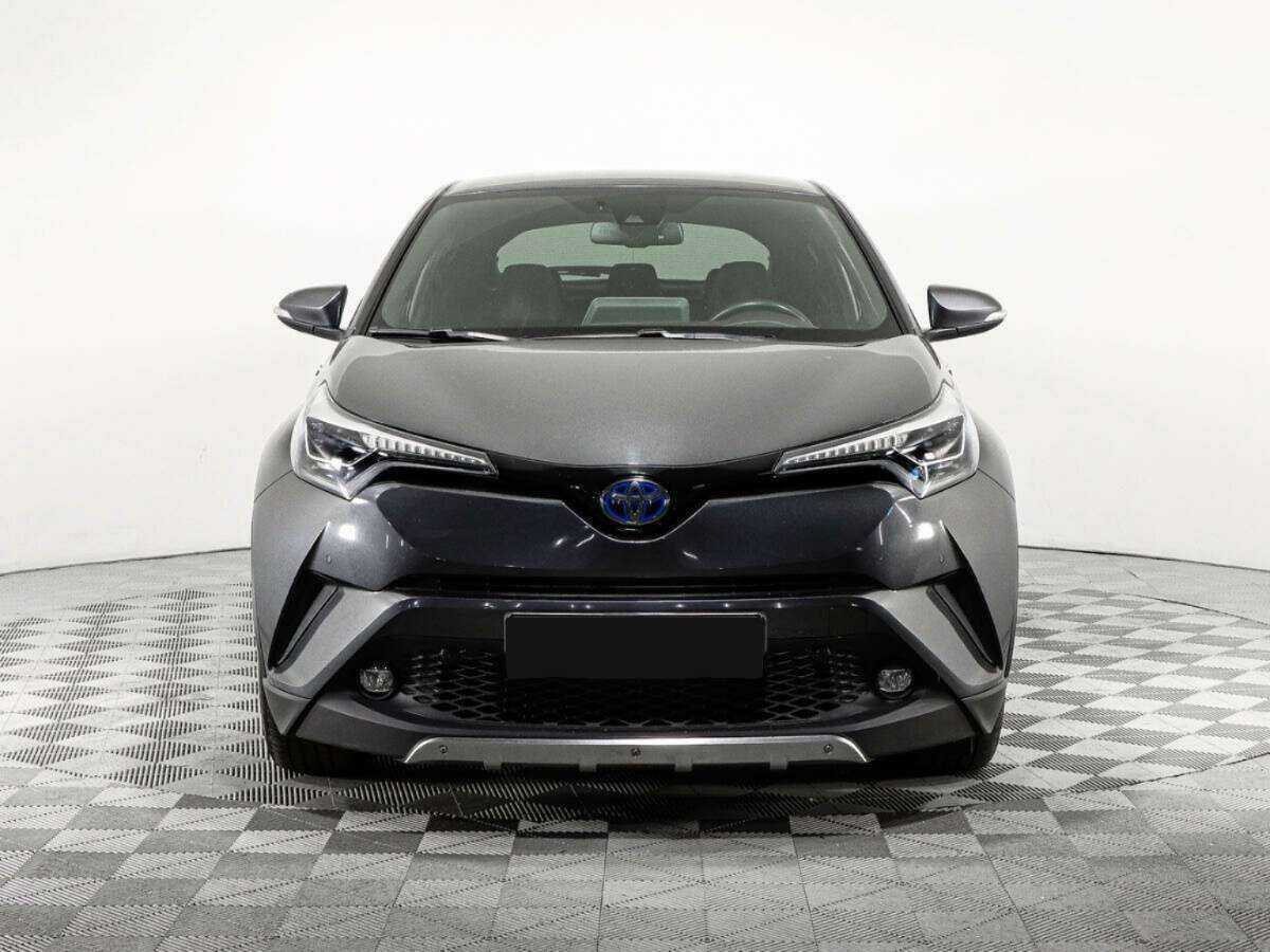 Toyota C-HR 2018 года с пробегом. Фото: #1