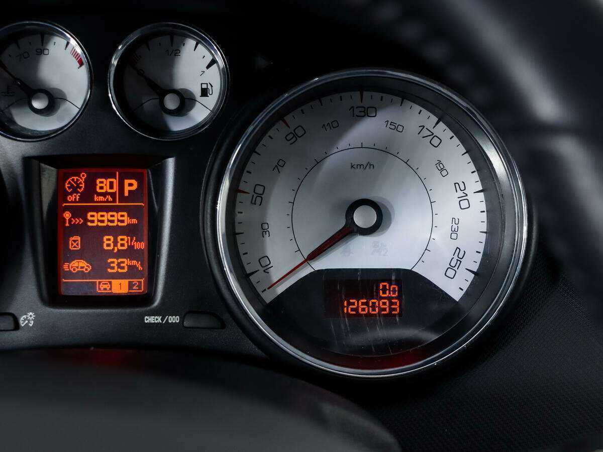 Б/У Пежо 408 2016 года. Фото: #15