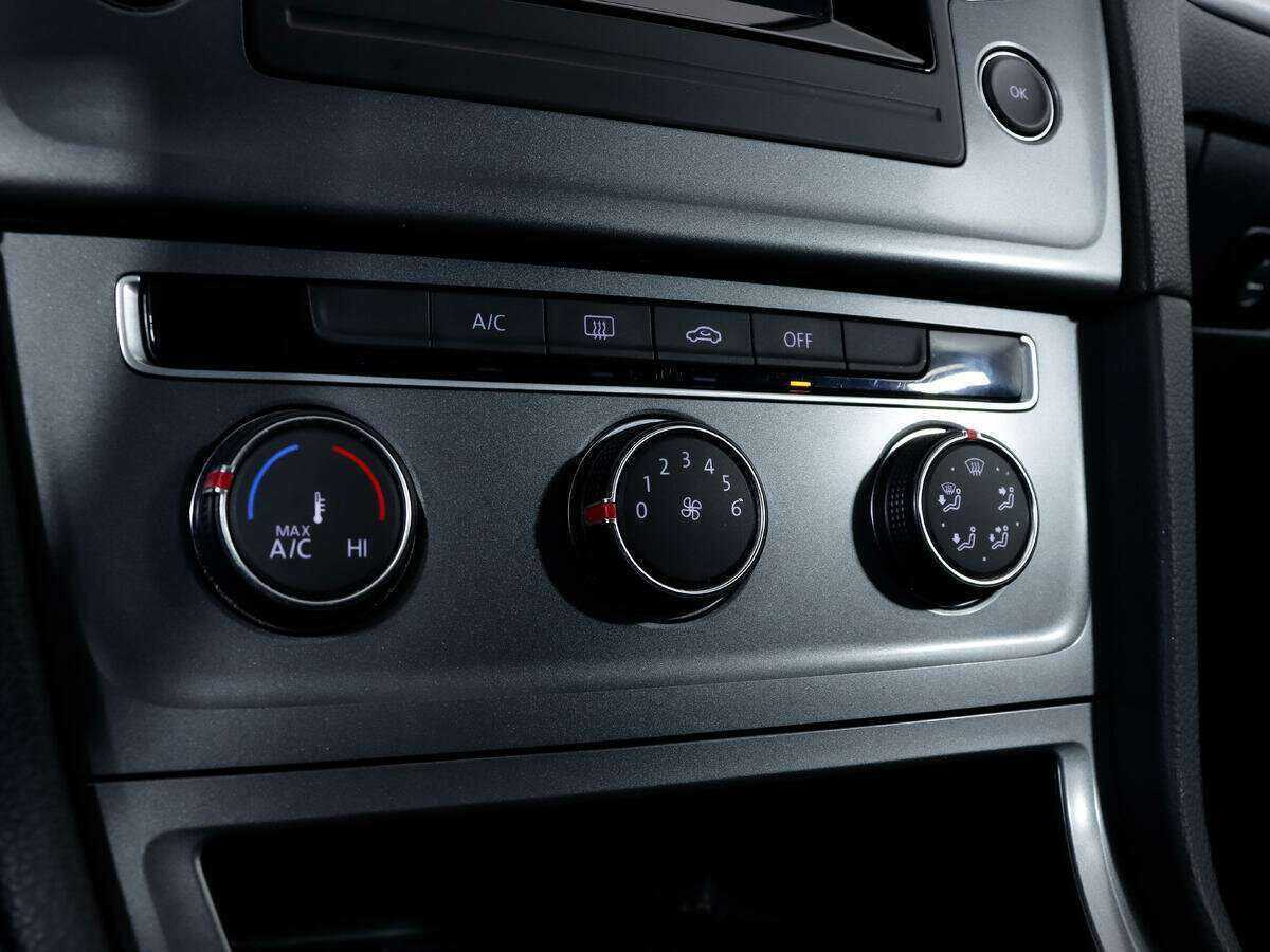 Б/У Фольксваген Гольф 2013 года. Фото: #12