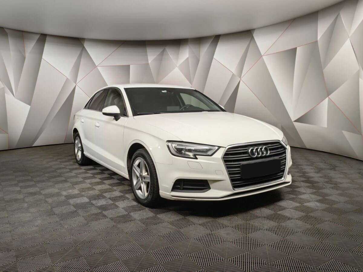 Audi A3 2019 года с пробегом. Фото: #2