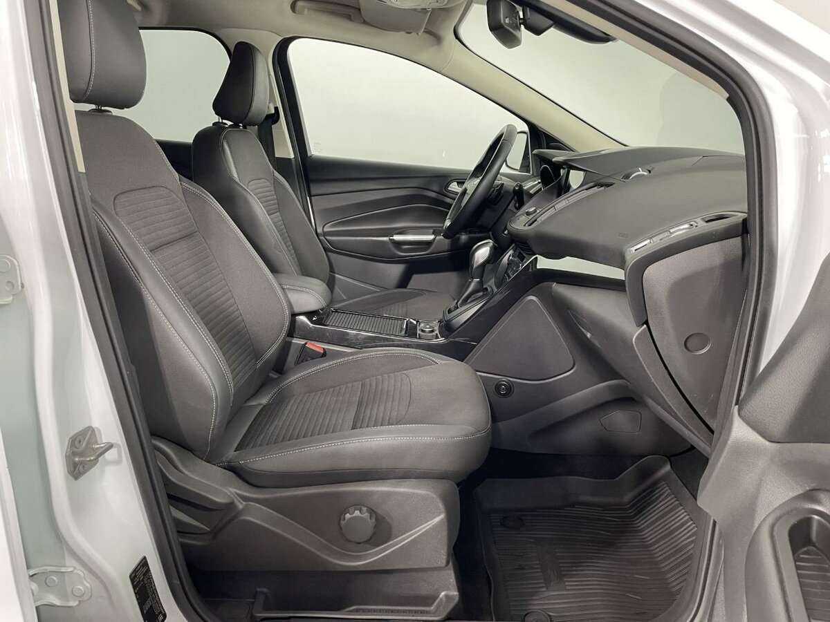 Б/У Форд Куга 2017 года. Фото: #11