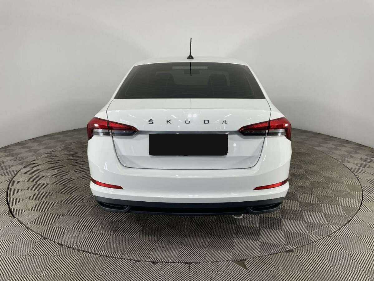 Б/У Шкода Рапид 2021 года. Фото: #2