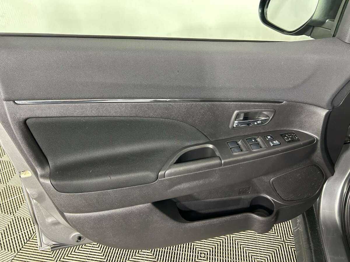 Б/У Митсубиши АС-Икс 2012 года. Фото: #7