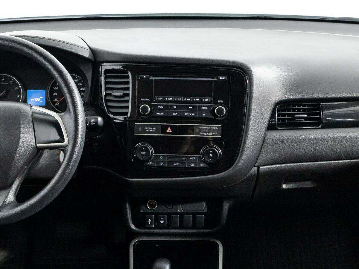 Б/У Митсубиши Оутлэндер 2019 года. Фото: #13