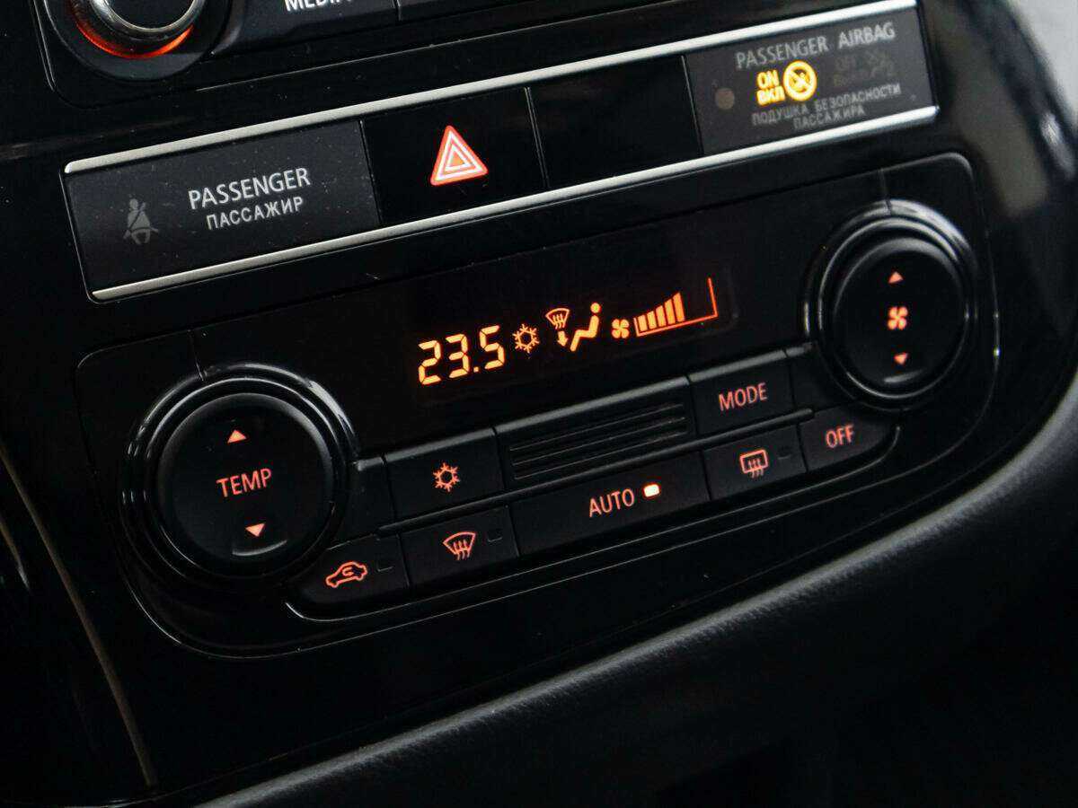 Б/У Митсубиши Оутлэндер 2019 года. Фото: #14