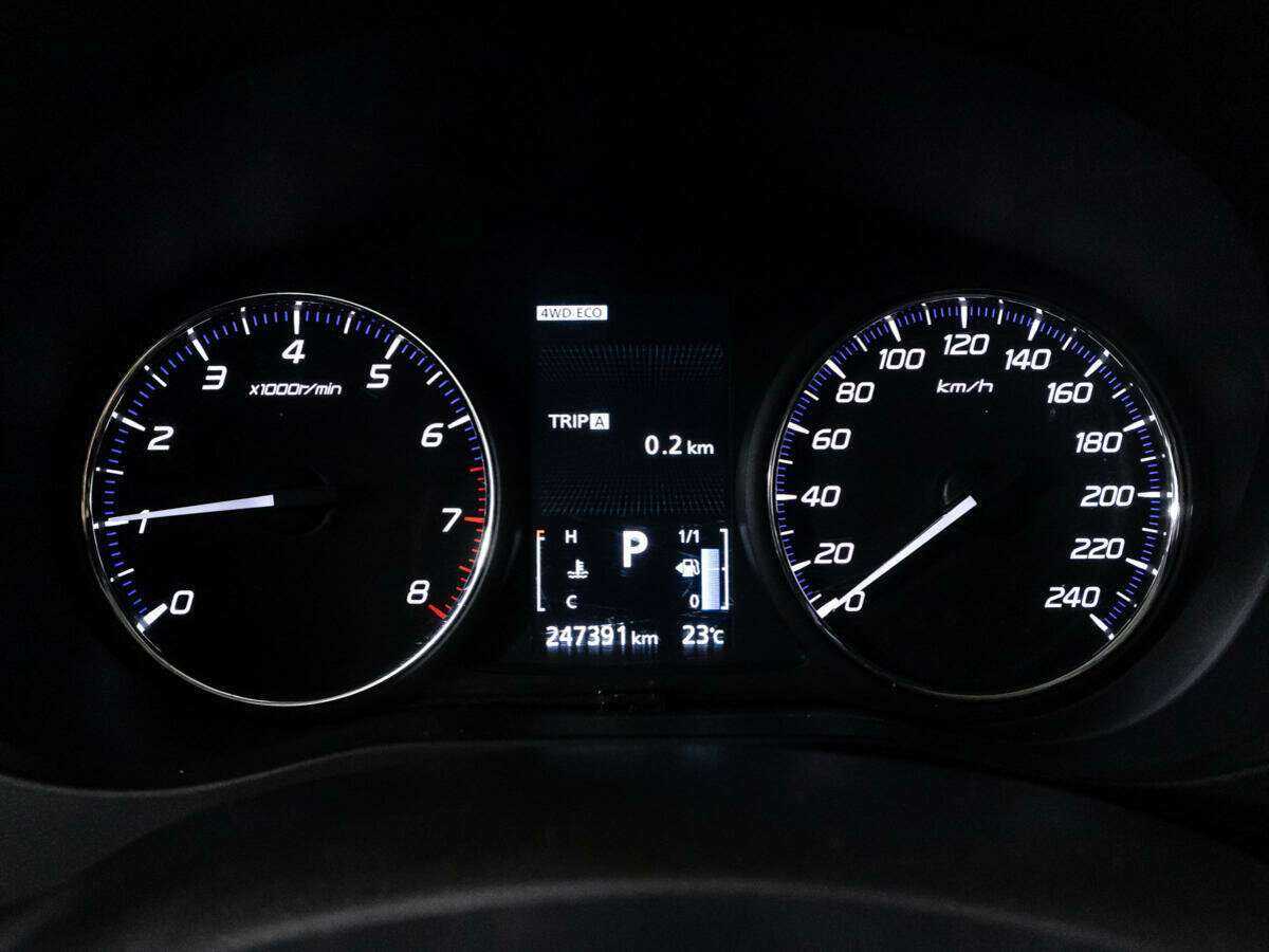 Б/У Митсубиши Оутлэндер 2013 года. Фото: #11